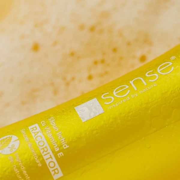 Sapun lichid gel Racoritor Sense, 330ml, 99.3% ingrediente naturale, PH neutru, parfum floral-fructat, flacon BioPet 100% reciclabil