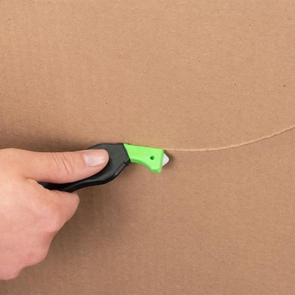 Cutter profesional pentru taierea ambalajelor, cu maner 100% din material reciclat, Klever Eco Excel XD, negru, lama din otel, incorporata, in maner, ergonomic, rezistent, Smooth-Kut™
