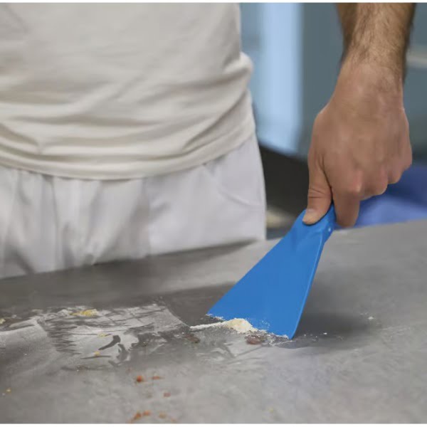 Spaclu alb din polipropilena pentru curatarea reziduurilor si crustelor fara a deteriora suprafetele in industria alimentara, latime 110 mm, rezistenta termica 80 °C, certificata HACCP, FDA